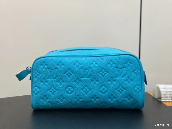 VUITTON LOUIS KIT POUCH-28*15*16.5cm TOILET DOPP 0509